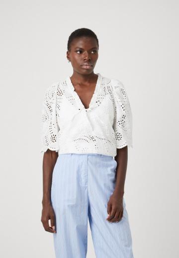 Кружевная блузка