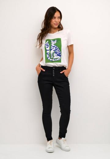 Узкие джинсы