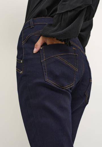 Узкие джинсы