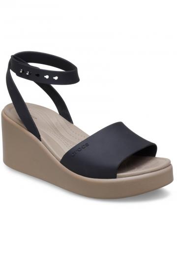 Босоножки на танкетке