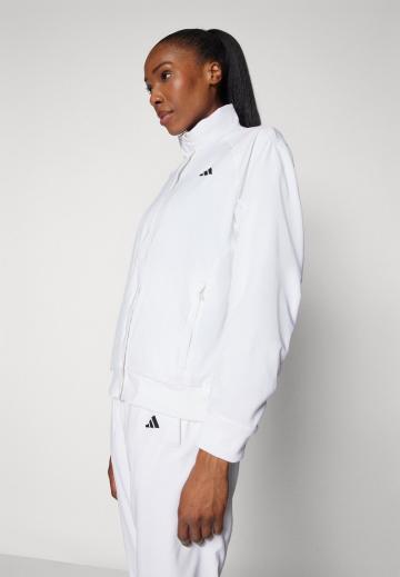 Спортивная куртка