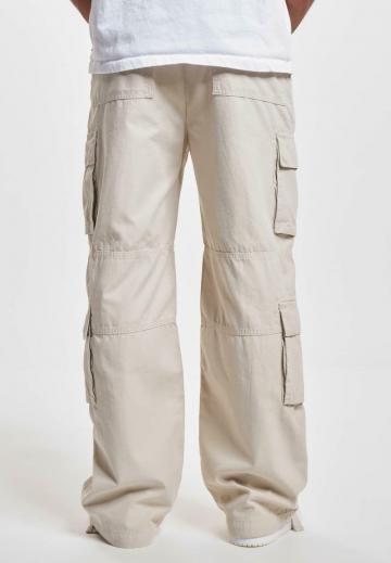 Брюки с накладными карманами
