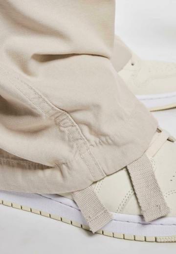 Брюки с накладными карманами