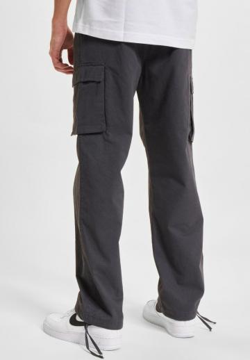 Брюки с накладными карманами