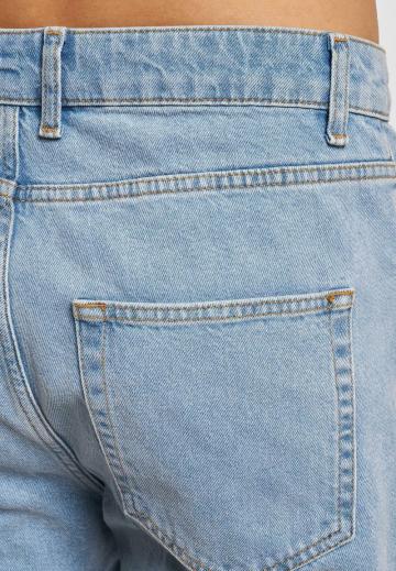 Прямые джинсы