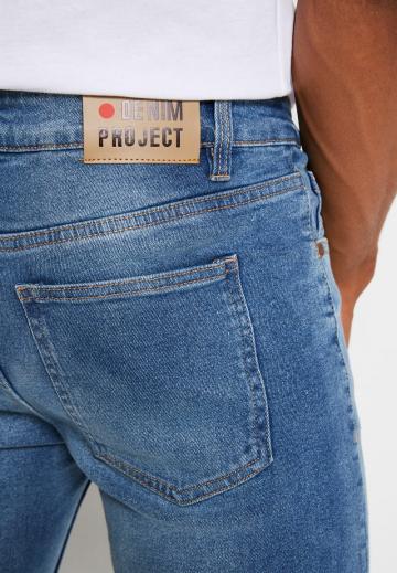 Узкие джинсы