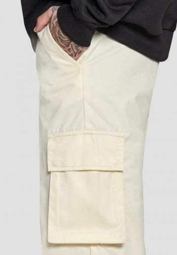 Брюки с накладными карманами