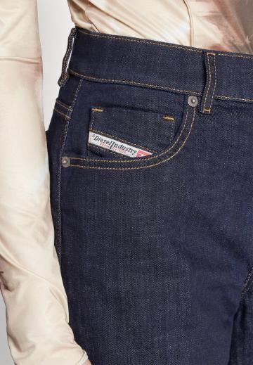 Свободные джинсы