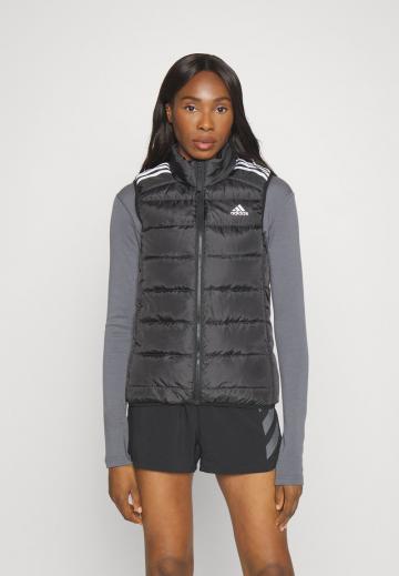 Пуховой жилет