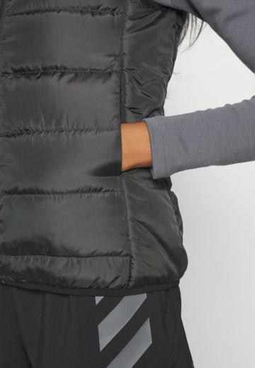 Пуховой жилет