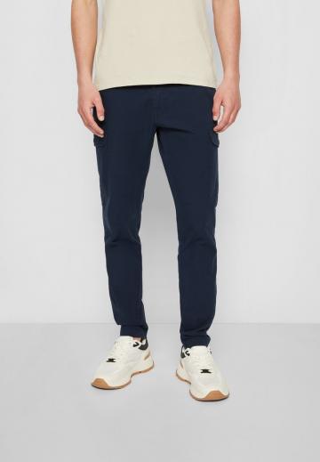 Брюки с накладными карманами