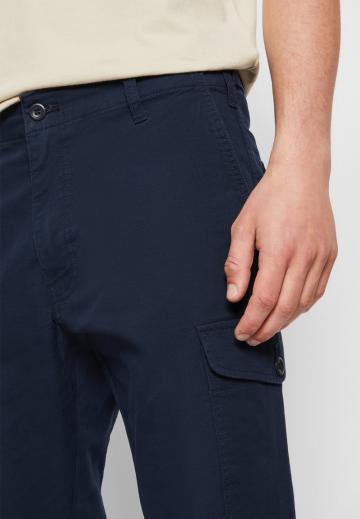 Брюки с накладными карманами