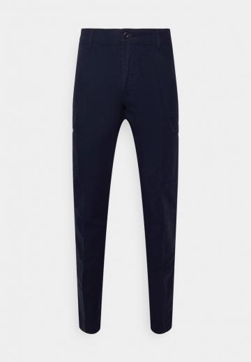 Брюки с накладными карманами