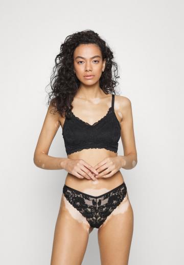 Бюстгальтер без косточек