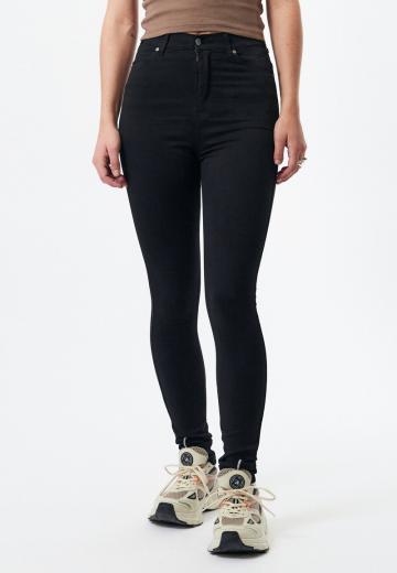 Узкие джинсы
