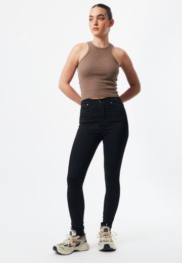 Узкие джинсы