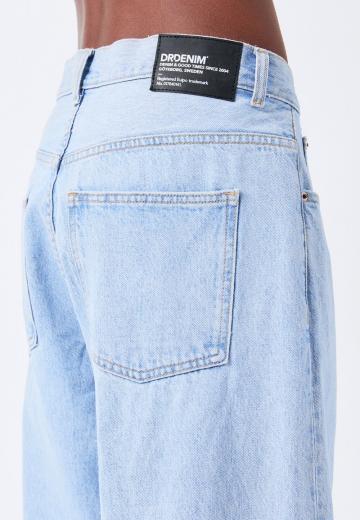 Прямые джинсы