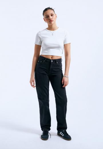 Прямые джинсы