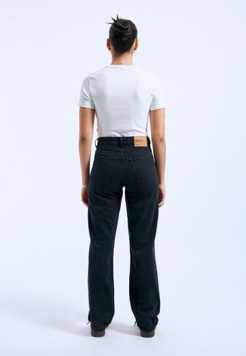 Прямые джинсы