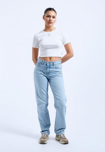 Прямые джинсы