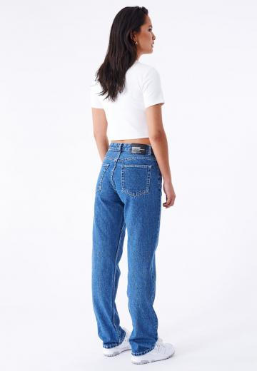 Прямые джинсы