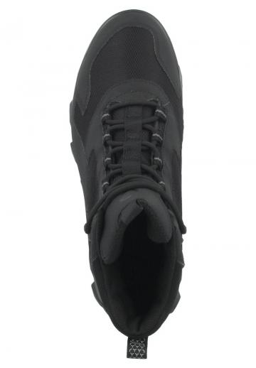 Походные ботинки