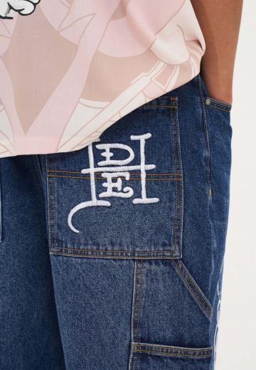 Прямые джинсы