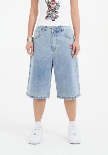 Короткие джинсы