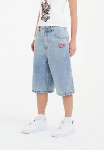 Короткие джинсы