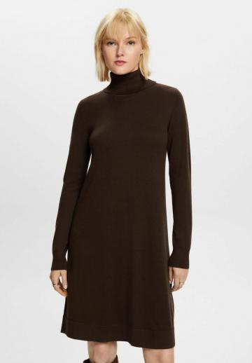 Вязаное платье