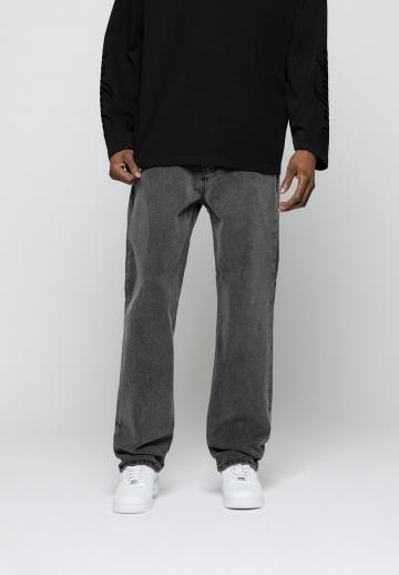 Прямые джинсы