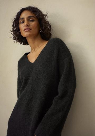 Длинный пуловер