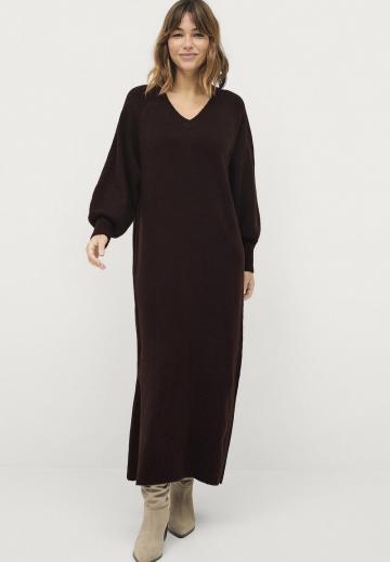 Вязаное платье