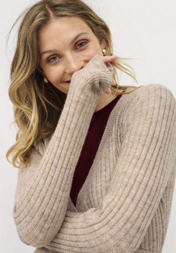 Длинный жилет