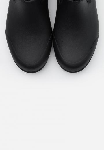 Резиновые сапоги