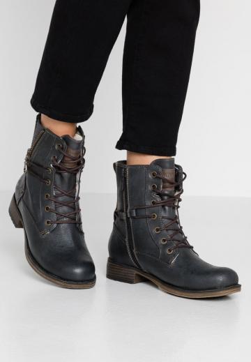 Ботинки на шнуровке