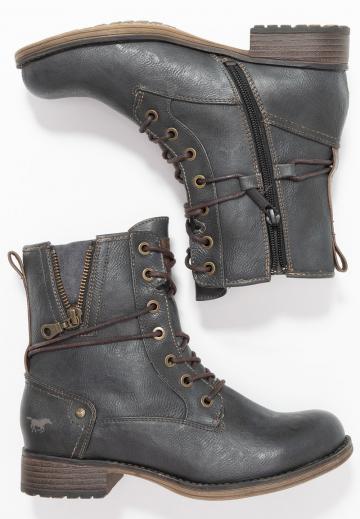 Ботинки на шнуровке