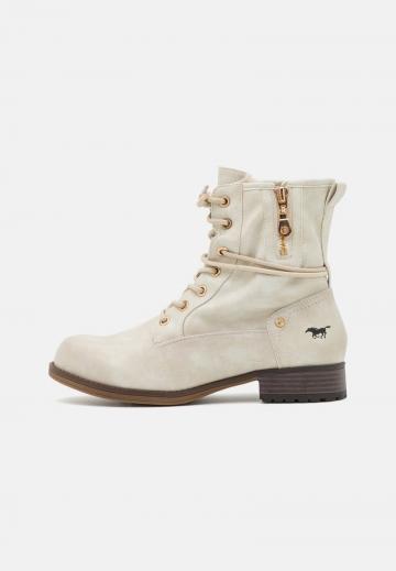 Ботинки на шнуровке