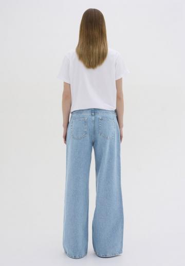 Клешеные джинсы