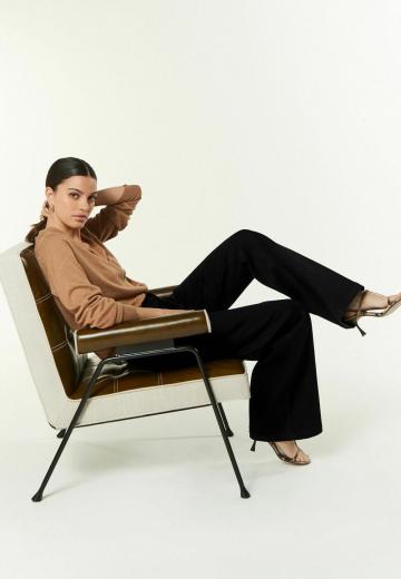 Клешеные джинсы