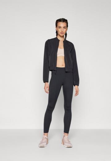 Спортивный бюстгальтер