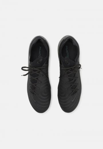 Футбольные бутсы