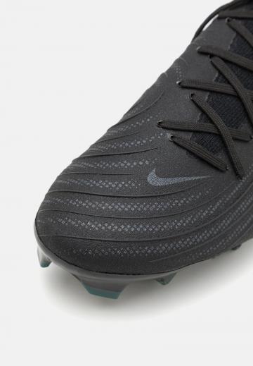 Футбольные бутсы