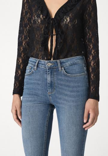 Клешеные джинсы