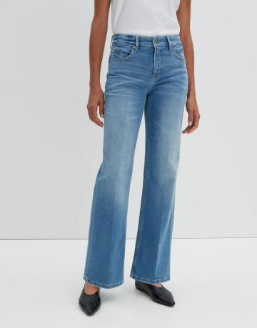 Клешеные джинсы