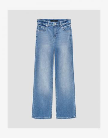 Клешеные джинсы