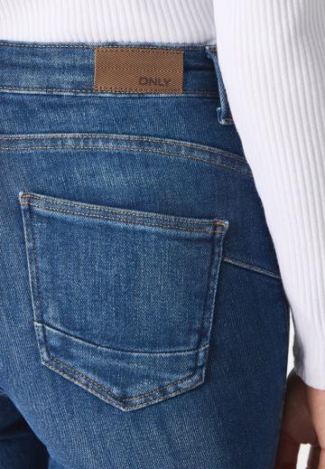 Узкие джинсы