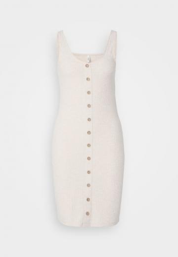 Платье футляр