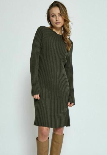 Платье футляр