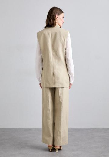 Джинсовая жилетка